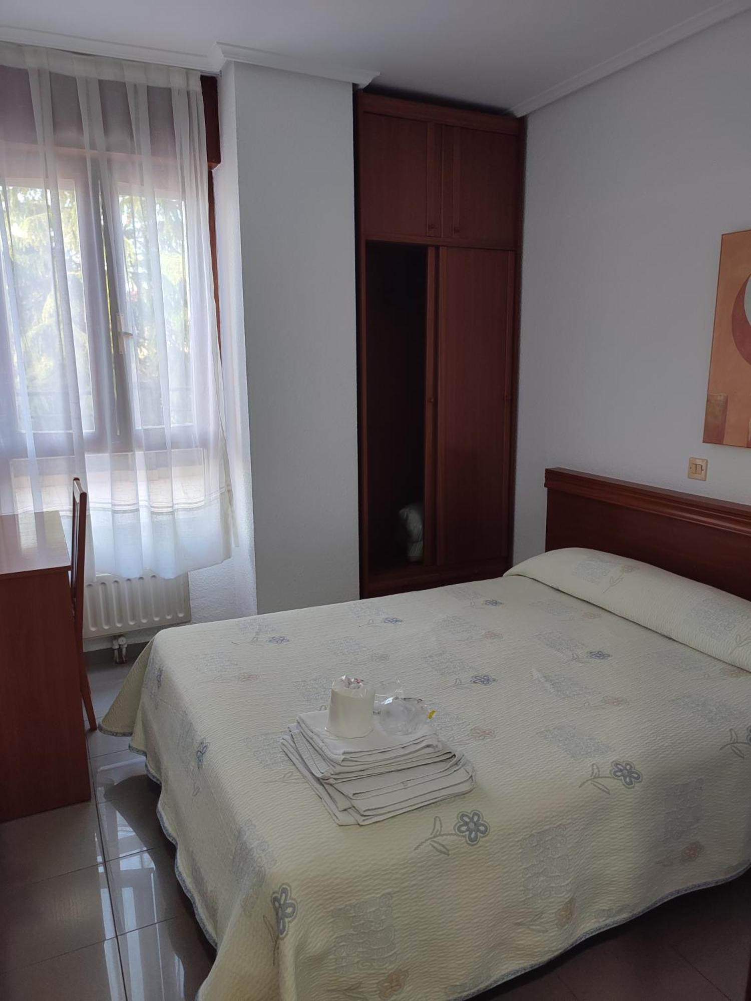 Pension Rada Solares Ngoại thất bức ảnh